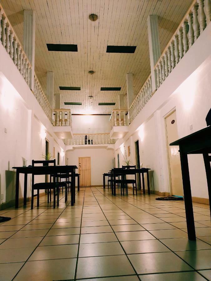 Oasis Skybeach Hostel - ネゴンボ エクステリア 写真