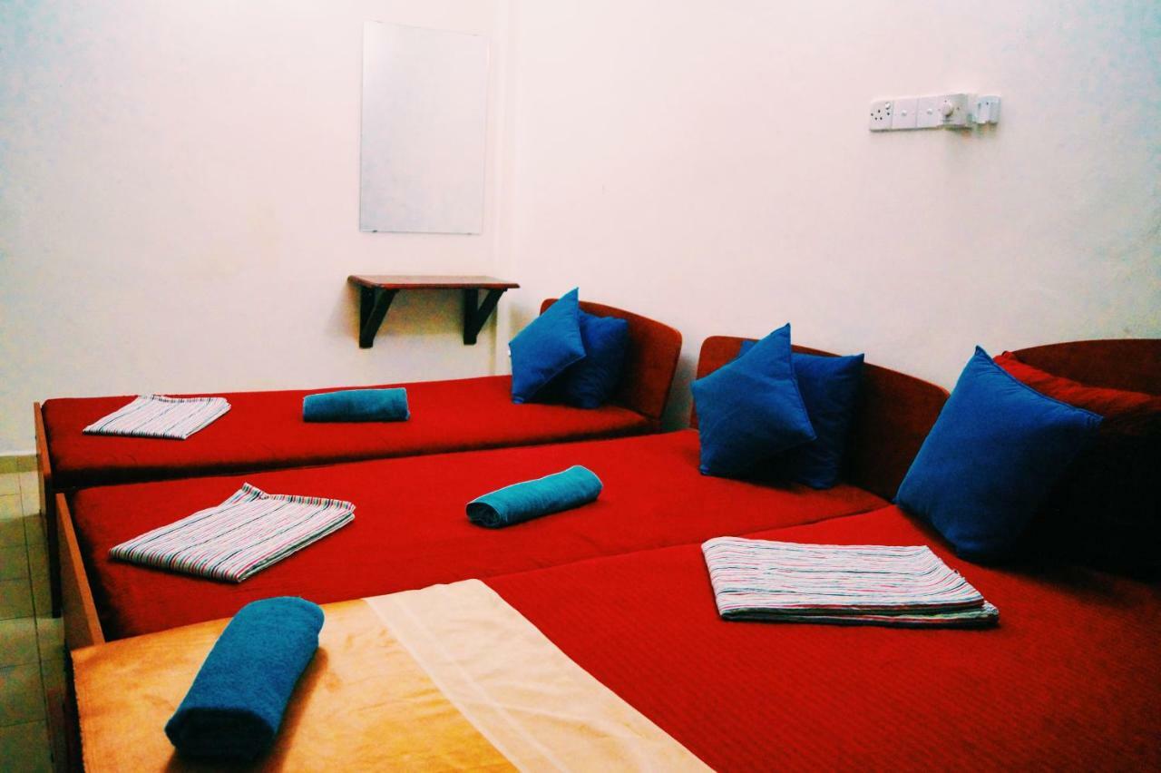 Oasis Skybeach Hostel - ネゴンボ エクステリア 写真