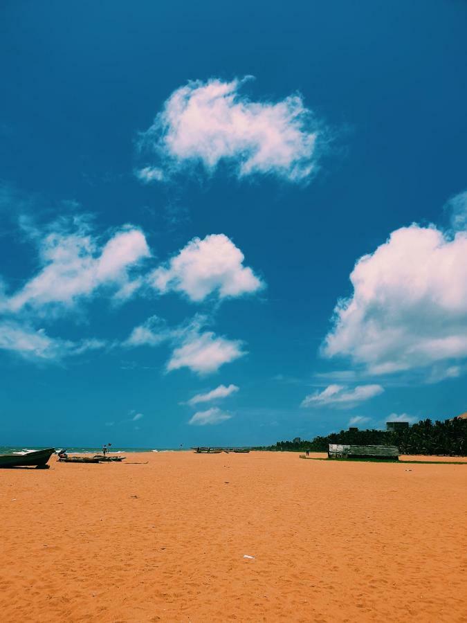 Oasis Skybeach Hostel - ネゴンボ エクステリア 写真