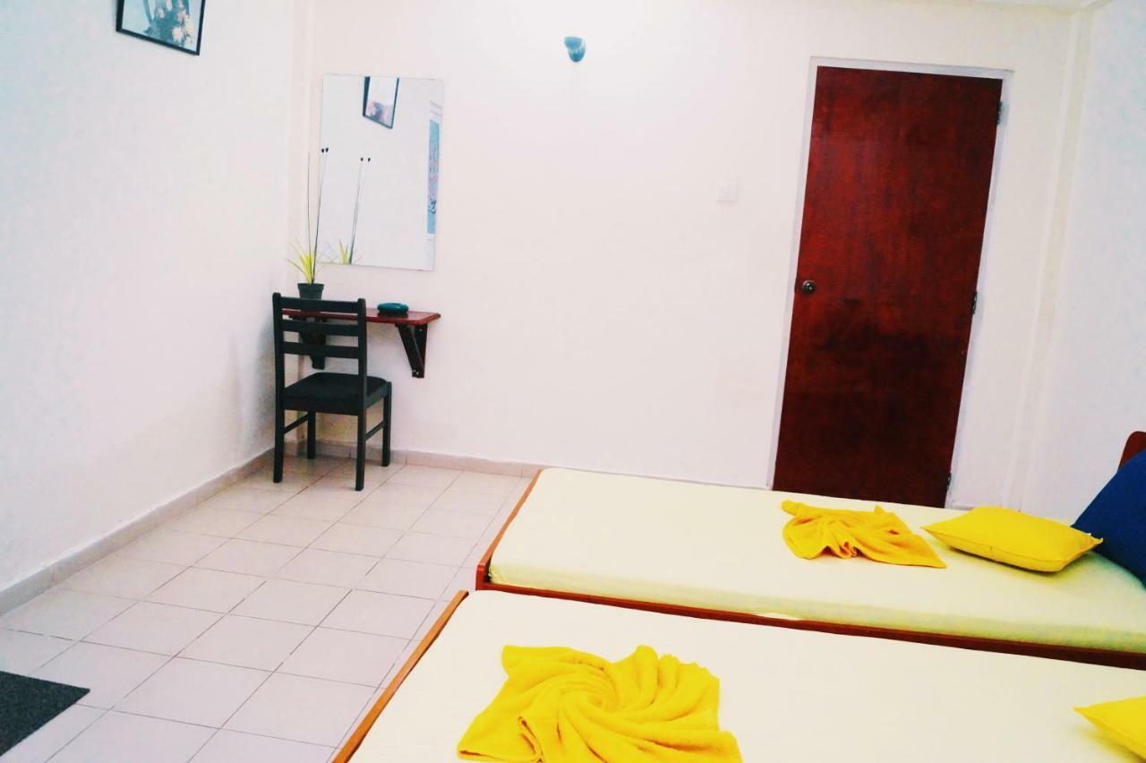 Oasis Skybeach Hostel - ネゴンボ エクステリア 写真